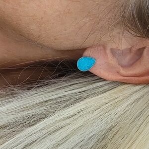 AQUA DRUZY STUD EARRINGS